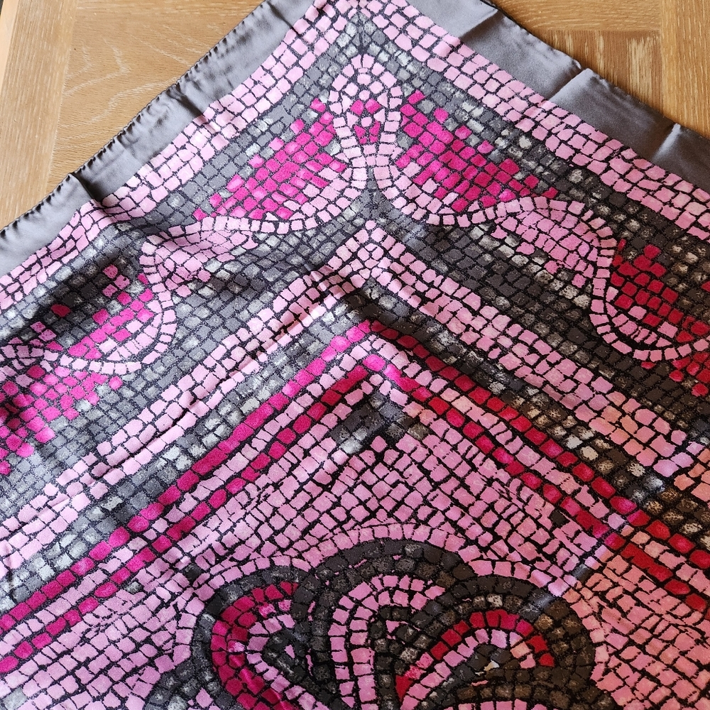 Croatian Made Traditional Tile Patterned Silk Scarf Limited Edition - Picture 2 of 10